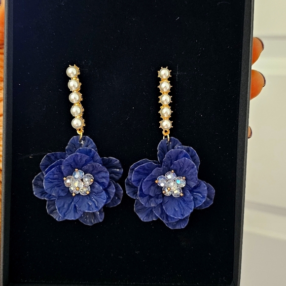 Dark Blue Acrylic & Faux Pearl Earrings -NWT - Picture 3 of 4